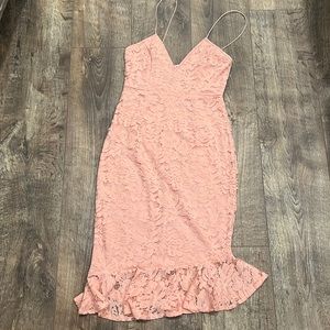 Woman’s dress. Muted pink lace with lining. Size:4